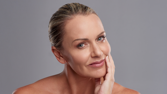 Comment Prendre Soin de Votre Peau à 60 Ans en 5 Étapes Simples