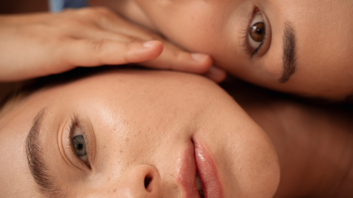 "No makeup" effect: celebrities' secret to radiant, foundation-free skin